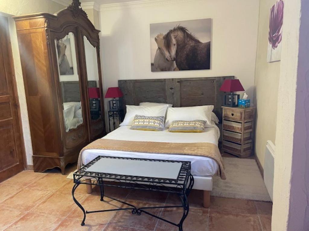 Chambre Seville - Mas Saint-Louis - Piscine Chauffee Эг-Морт Экстерьер фото